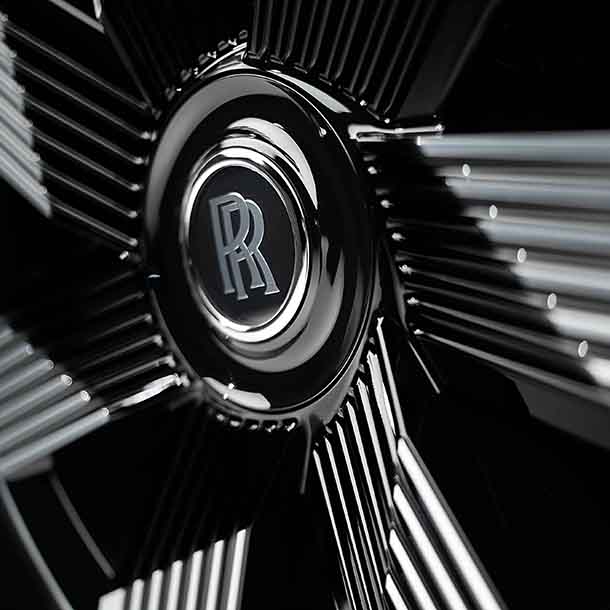 Closeup of Rolls-Royce Spectre wheel